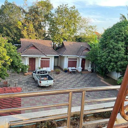 Lotus Blanc Homestay พระตะบอง ภายนอก รูปภาพ
