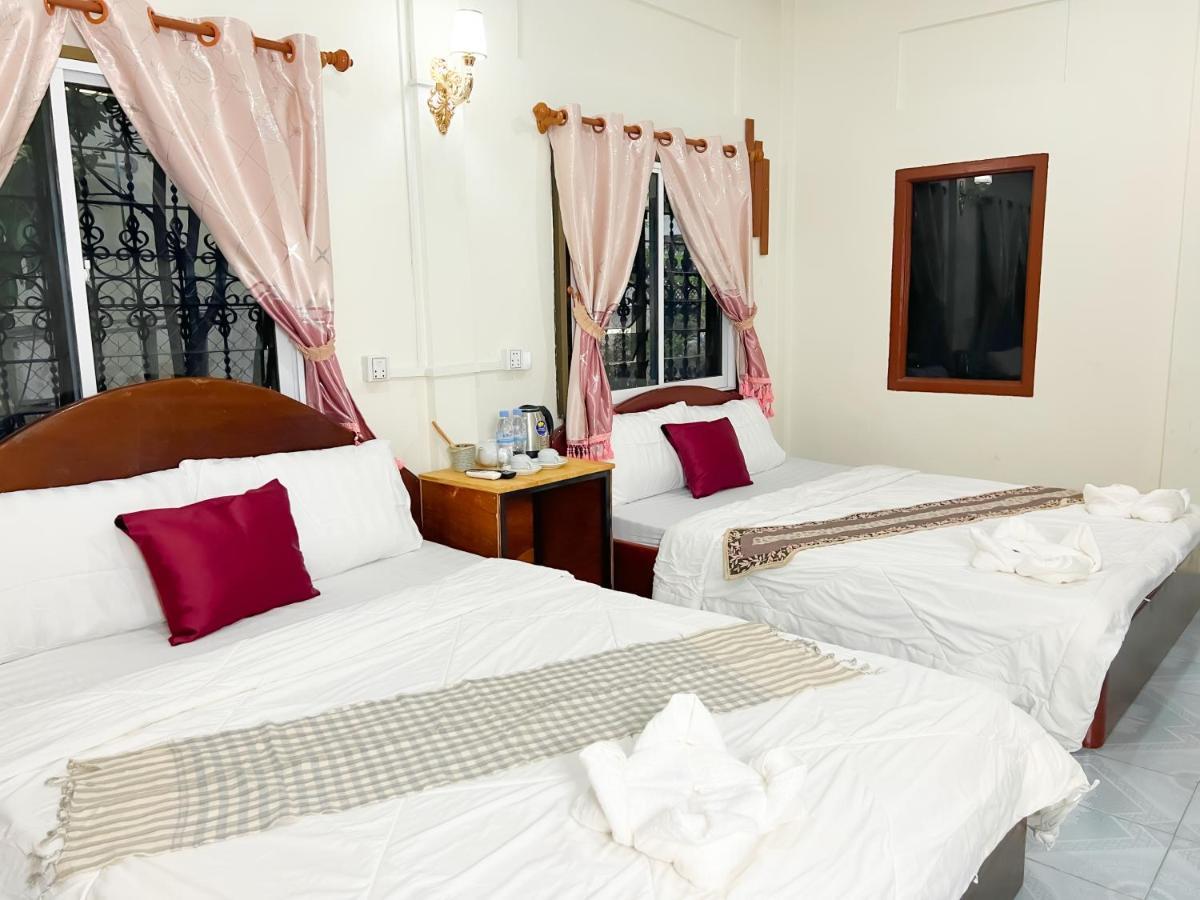 Lotus Blanc Homestay พระตะบอง ภายนอก รูปภาพ