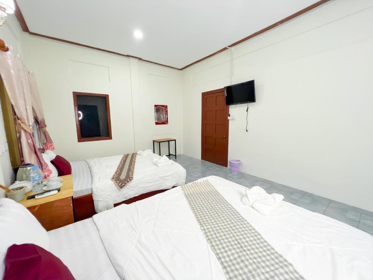Lotus Blanc Homestay พระตะบอง ภายนอก รูปภาพ
