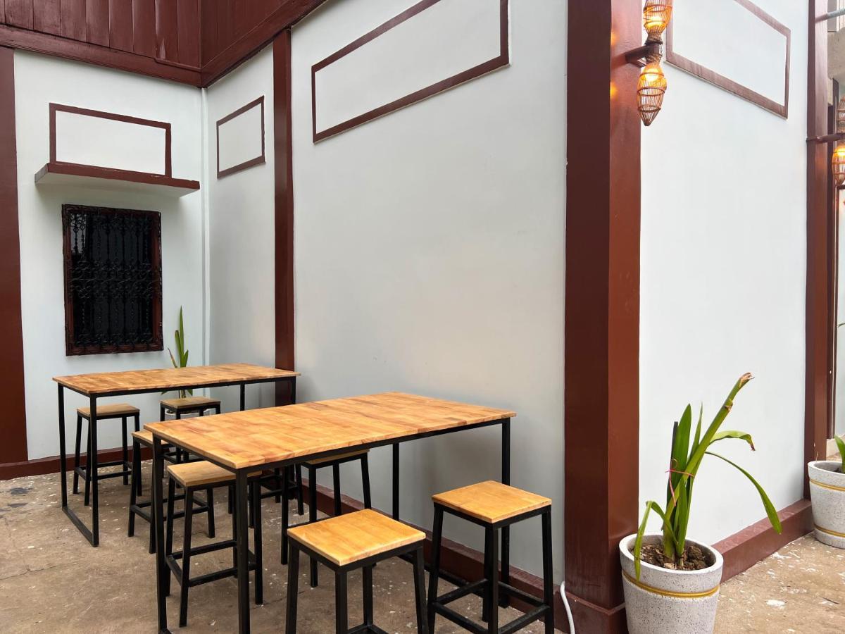 Lotus Blanc Homestay พระตะบอง ภายนอก รูปภาพ