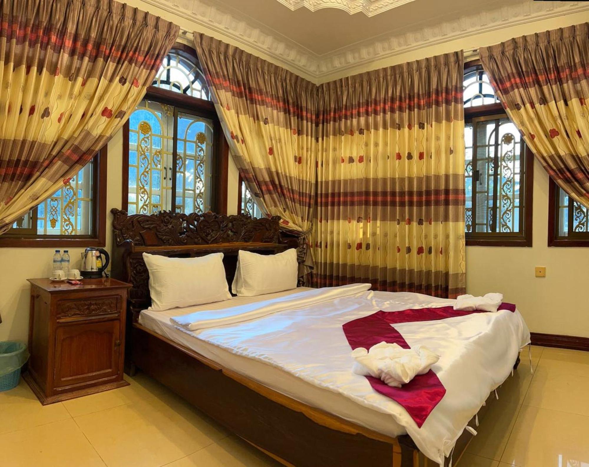 Lotus Blanc Homestay พระตะบอง ภายนอก รูปภาพ