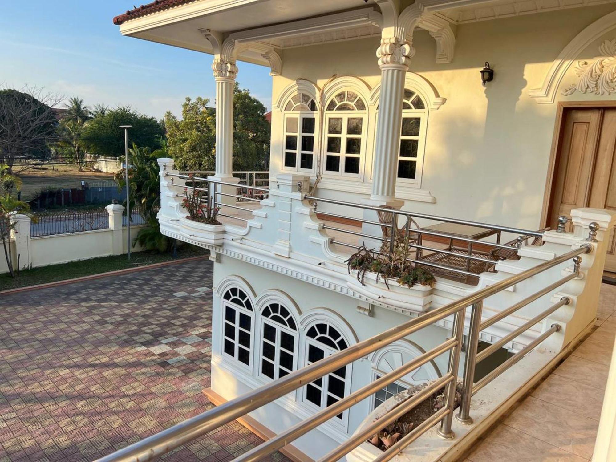 Lotus Blanc Homestay พระตะบอง ภายนอก รูปภาพ