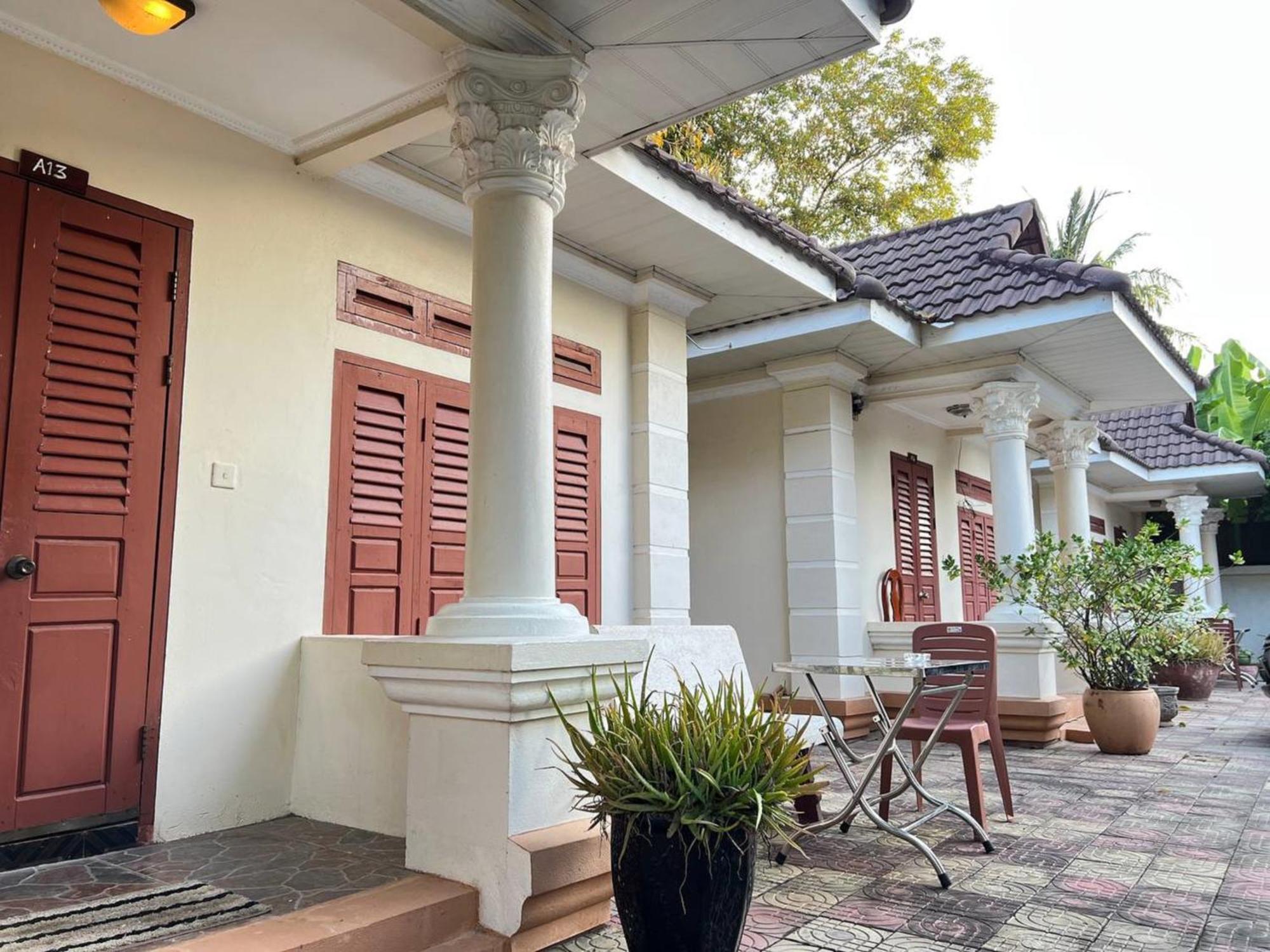 Lotus Blanc Homestay พระตะบอง ภายนอก รูปภาพ