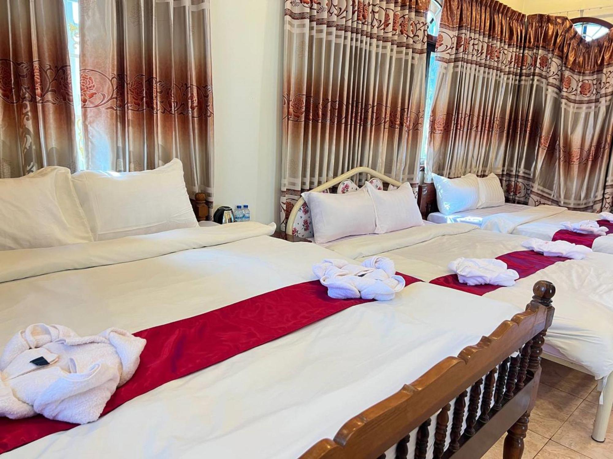 Lotus Blanc Homestay พระตะบอง ภายนอก รูปภาพ